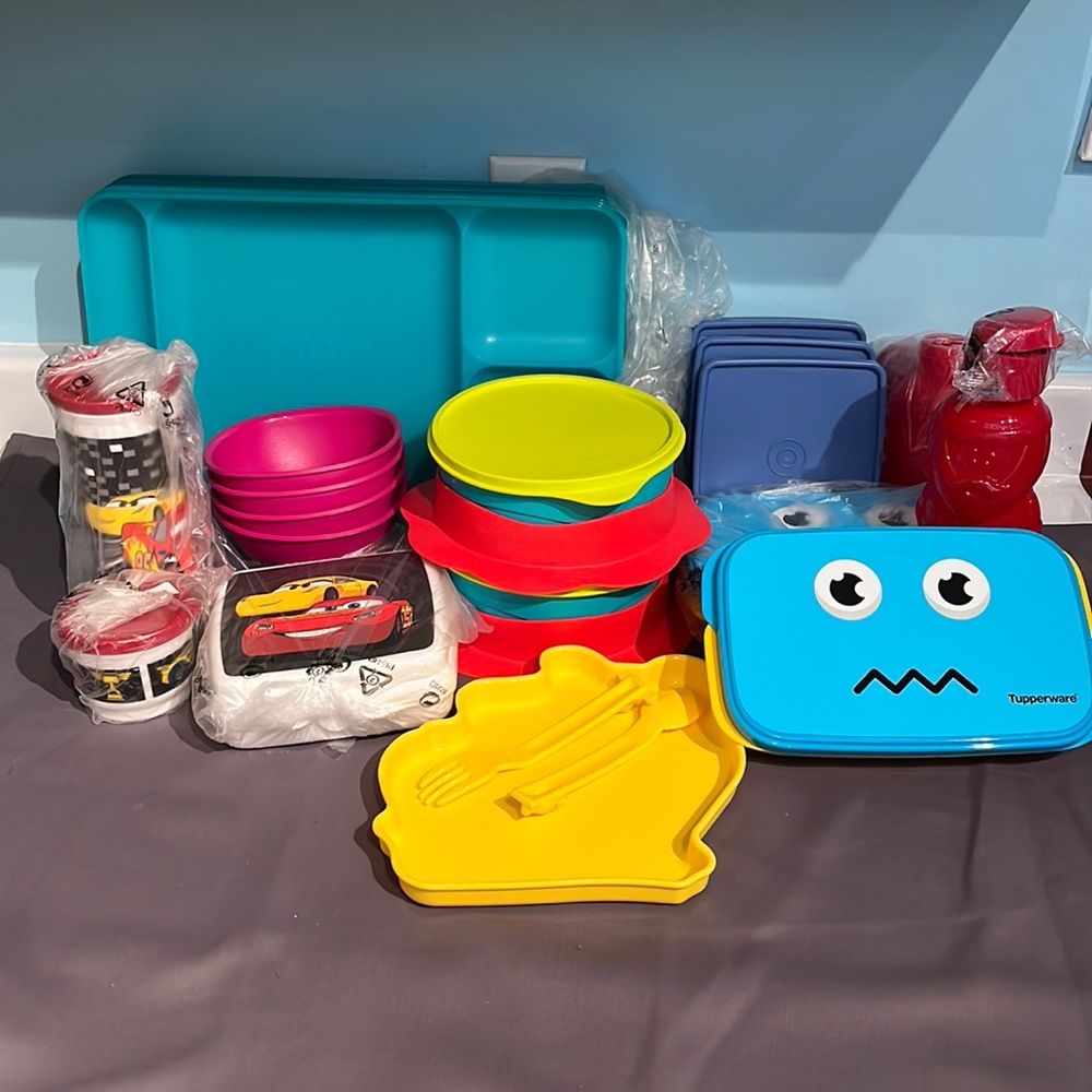 Huge KIDS Tupperware bundle